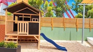 Children’s play area – outdoor