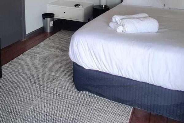 Standard Room, 1 Queen Bed, Non Smoking, Balcony