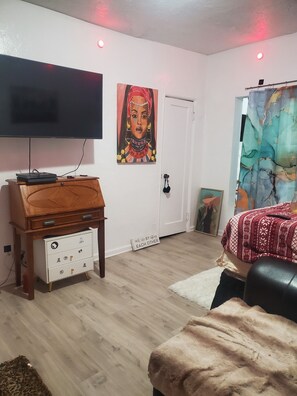 1 habitación, tabla de planchar con plancha, wifi y ropa de cama 