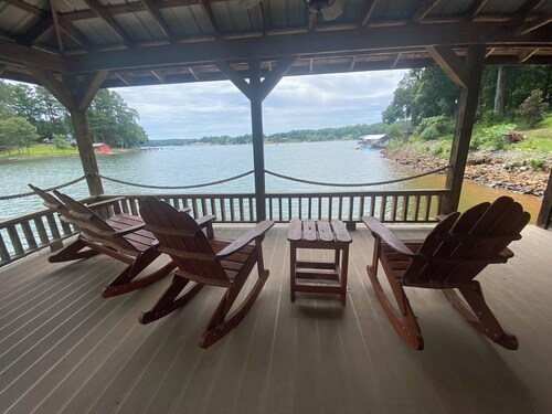 Lark's Nest on Lake Hickory w/Dock & Tesla Charger