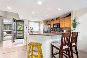 Condo, Multiple Beds (Alii Cove#U23) | Private kitchen | Paper towels