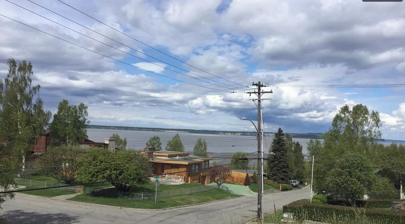 Downtown house w/ Deck/View