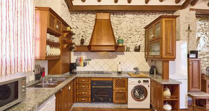 Holiday Home 'Cortijo Las Gregorias' with Mountain View, Wi-Fi and Air Conditioning