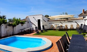 Pool - Spacious Cortijo in Lucena, Andalusia - 6 Bedrooms with Mountain Views (Lucena)