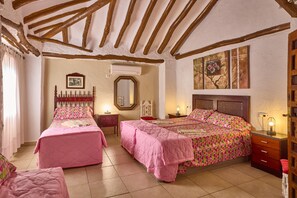 6 bedrooms, iron/ironing board, free WiFi, bed sheets
