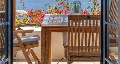 Landhaus âAgios Sostisâ mit Whirlpool und StrandnĂ€he