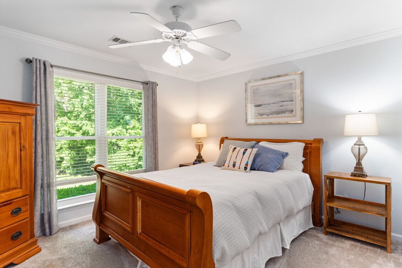 4 bedrooms, desk, iron/ironing board, travel crib