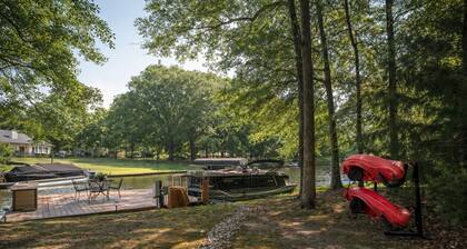 Lake Oconee • Dock • Kayaks • Game Room • Pet Friendly