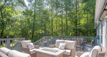Lake Oconee • Dock • Kayaks • Game Room • Pet Friendly
