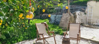 Holiday Home 'Oak Farm Traditional Guesthouse' with Sea View, Private Terrace and Wi-Fi