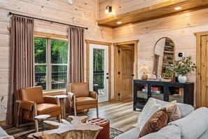 智能电视、壁炉、电子游戏、乒乓球