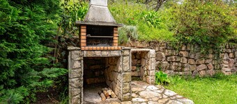 Casa de vacaciones 'La Pumarada' con jardín privado y Wi-Fi