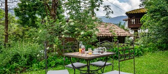 Holiday Home 'La Pumarada' with Private Garden and Wi-Fi