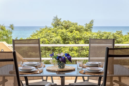 Ferienhaus 'Casa In Residence Villa Marina' mit Meerblick, Gemeinschaftspool und privater Terrasse