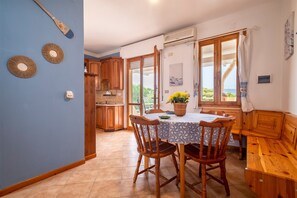 Dining - Holiday Home 'Casa In Residence Villa Marina' with Sea View, Shared Pool and Private Terrace (Sorso)