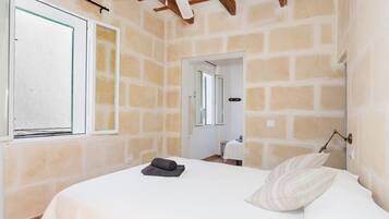 3 habitaciones, tabla de planchar con plancha y wifi gratis