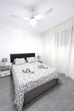 1 chambre, fer et planche Ă repasser, Wi-Fi gratuit, draps fournis