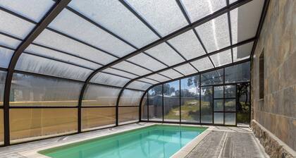 Apartamento 'Finca El Olivo' con vistas a la montaña, Wi-Fi y aire acondicionado