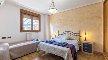 6 slaapkamers, een strijkplank/strijkijzer, gratis wifi, beddengoed