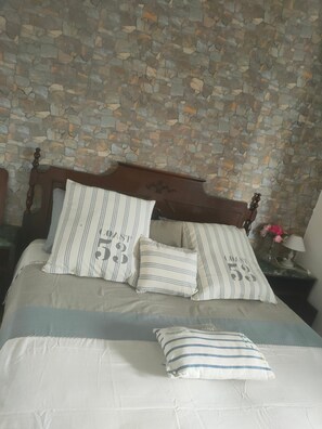 2 habitaciones, tabla de planchar con plancha y wifi gratis 