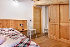 3 chambres, accĂšs au Wi-Fi (inclus), literie fournie