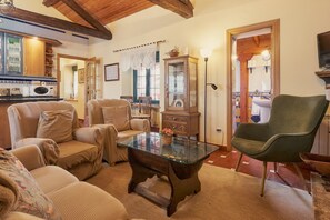 Interior - Holiday Home 'El Corredor' with Private Terrace, Garden, and Wi-Fi (La Pola De Gordon)