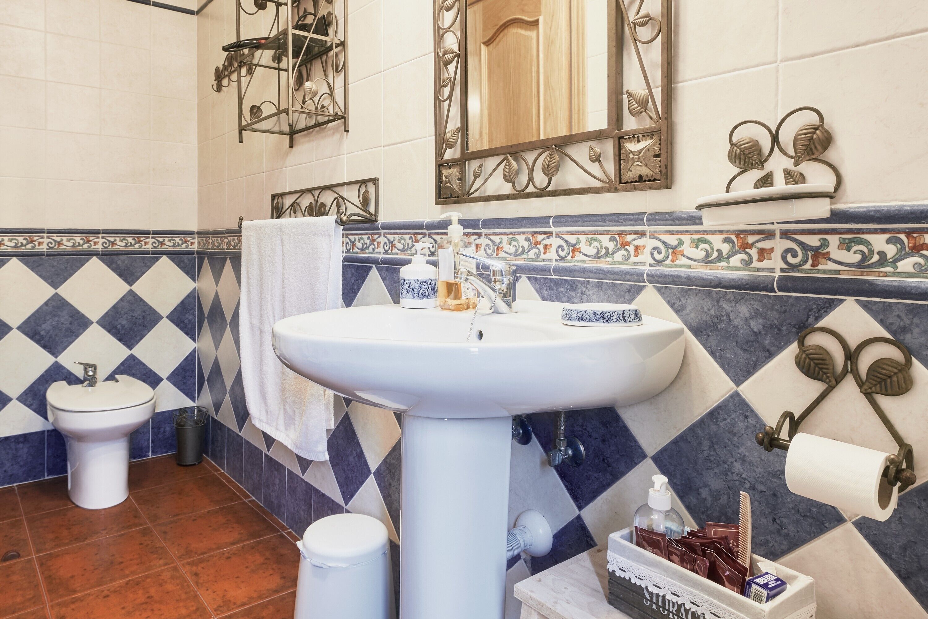 Bruser, hårtørrer, håndklæder