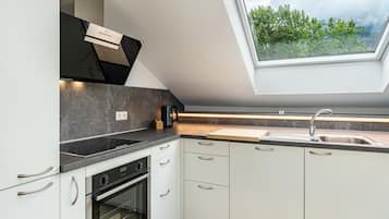 Kühlschrank, Ofen, Herdplatte, Geschirrspüler