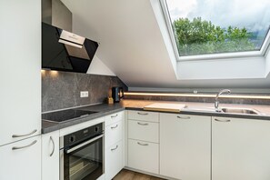 Køleskab, ovn, kogeplade, opvaskemaskine