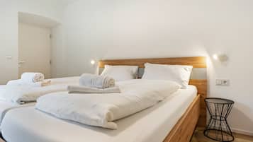 2 Schlafzimmer, BĂŒgeleisen/BĂŒgelbrett, kostenloses WLAN, BettwĂ€sche