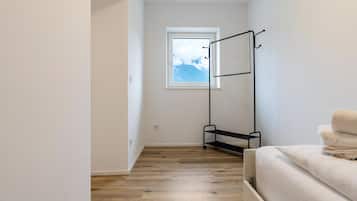 2 makuuhuonetta, silitysrauta/-lauta, ilmainen Wi-Fi, vuodevaatteet