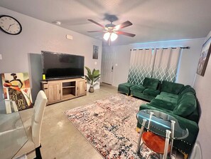 Smart TV - Stunning New Building Listing Near Shopping Havens & Fort Cavazos. (Killeen)