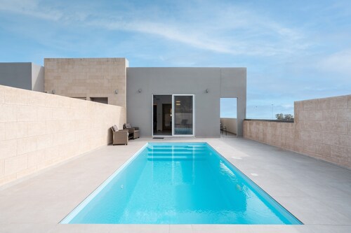Apartment 'Tesoro Del Mare with Private Pool 2' with Mountain View, Wi-Fi and Air Conditioning