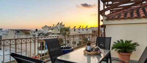 屋外ダイニングエリア