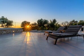 Terrace/patio - Villa 'Antipaxos Sunset House' with Sea View, Wi-Fi and Air Conditioning (Antipaxos)