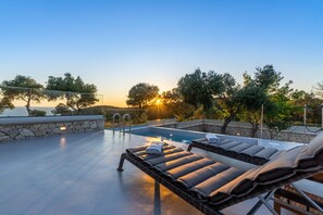 Pool - Villa 'Antipaxos Sunset House' with Sea View, Wi-Fi and Air Conditioning (Antipaxos)