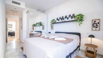 2 slaapkamers, een strijkplank/strijkijzer, gratis wifi, beddengoed