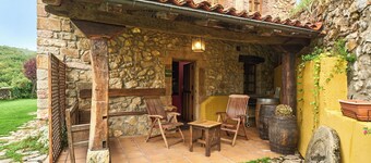 Apartment 'El Apartamento' with Mountain View, Private Terrace and Wi-Fi