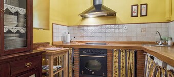Holiday Home 'La Venta Del Alma' with Mountain View, Private Terrace and Wi-Fi