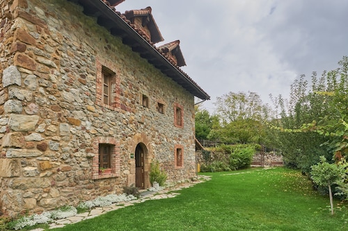 Holiday Home 'La Venta Del Alma' with Mountain Views, Private Terrace and Wi-Fi