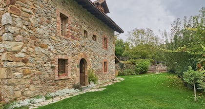 Holiday Home 'La Venta Del Alma' with Mountain Views, Private Terrace and Wi-Fi