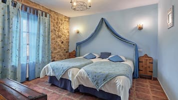 4 bedrooms, free WiFi, bed sheets