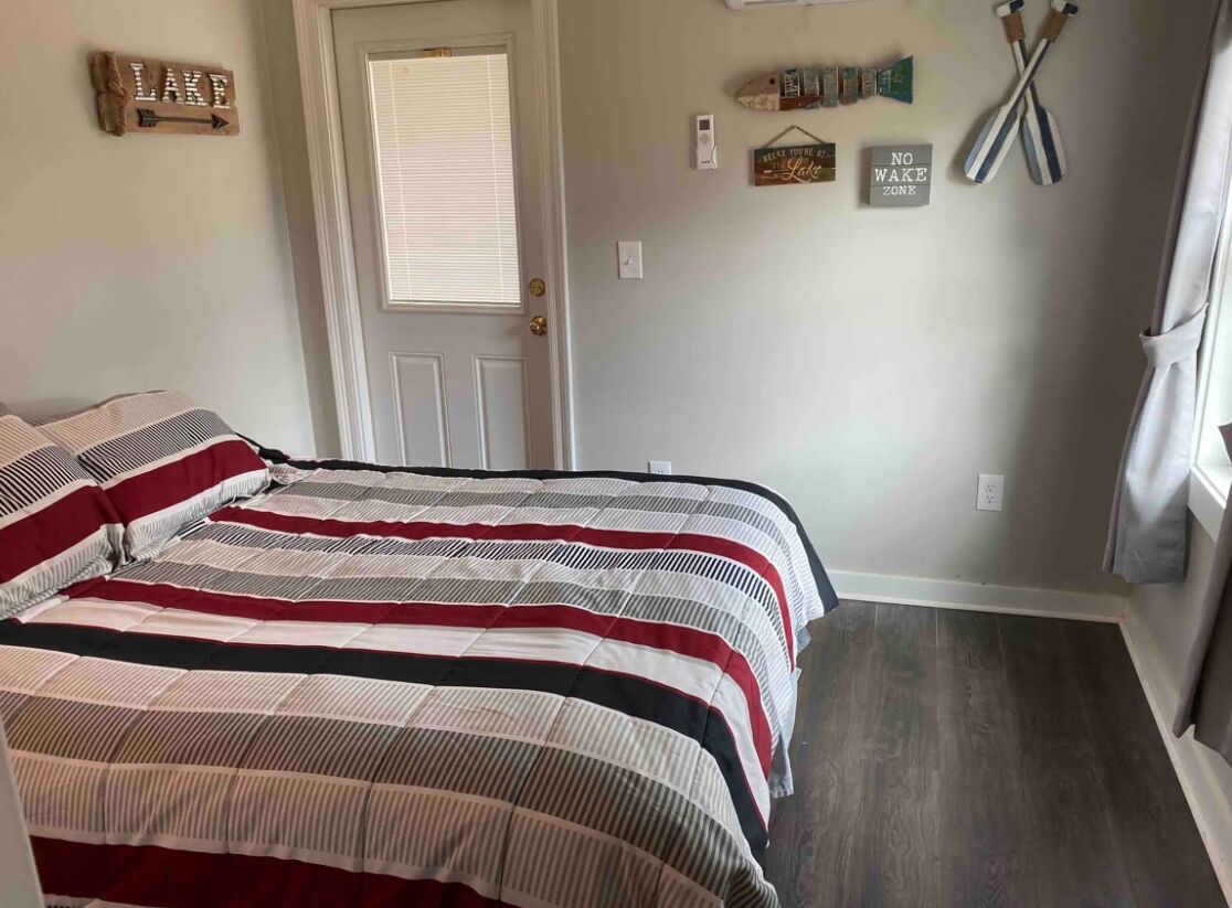 2 bedrooms, iron/ironing board, travel crib, free WiFi