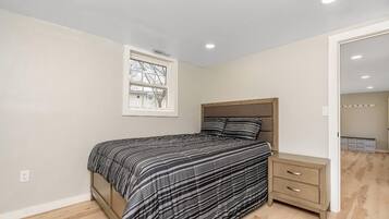 4 bedrooms, iron/ironing board, free WiFi, bed sheets