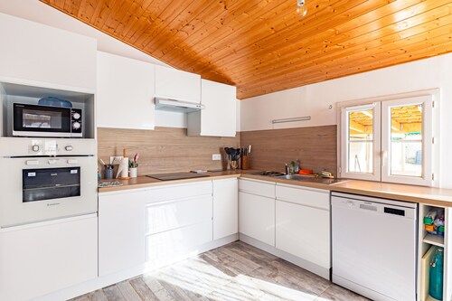 Maison de vacances 'Maison De Vacances La Menou' avec terrasse privée, jardin privé et Wi-Fi
