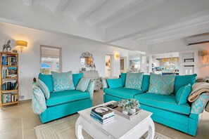 Interior - Villa 'Ayora' with Sea View, Wi-Fi and Air Conditioning (Jávea)