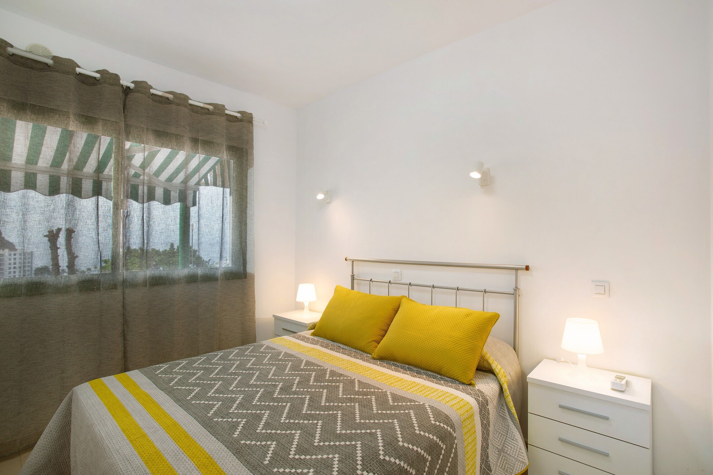 2 quartos, ferros/tábuas de passar roupa, Wi-Fi de cortesia