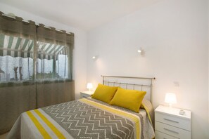 2 bedrooms, iron/ironing board, free WiFi, bed sheets - Vacation Apartment 'Casa Los Veleros F1' with Sea View, Wi-Fi and Air Conditioning (Puerto Rico de Gran Canaria)