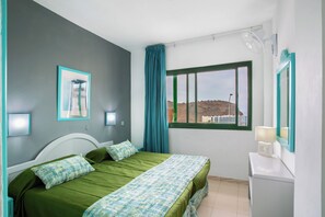 2 slaapkamers, een strijkplank/strijkijzer, gratis wifi, beddengoed