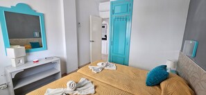 2 slaapkamers, een strijkplank/strijkijzer, gratis wifi, beddengoed